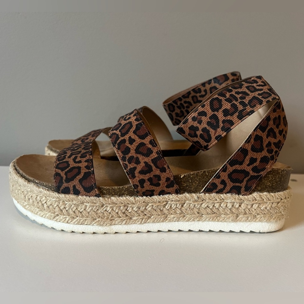 Time & Tru Leopard Platform Sandals